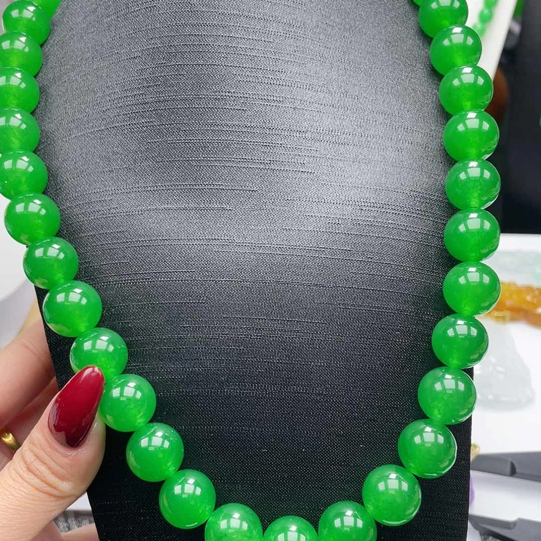 翡翠吊坠(赠链)未镶嵌