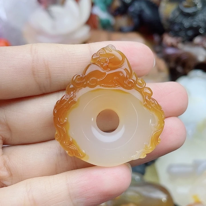 玛瑙/玉髓颈饰未镶嵌白*
