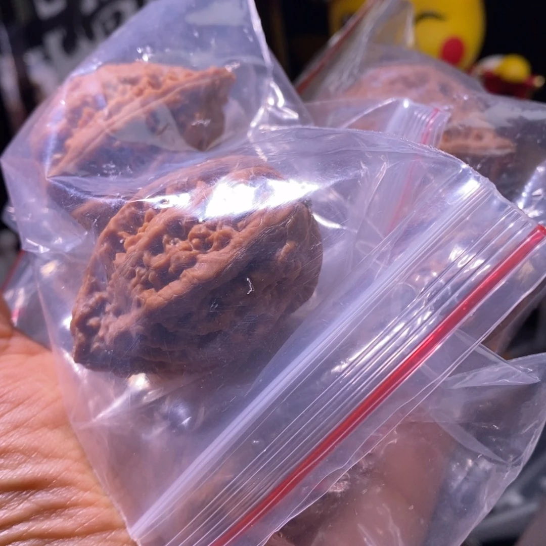 文玩核桃把件核桃41瑕疵阴皮