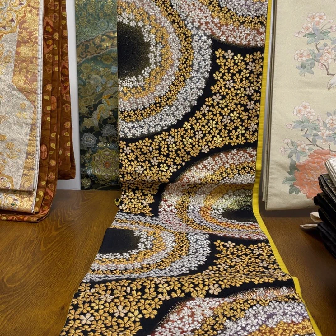 织绣织锦缎。织锦，织锦，