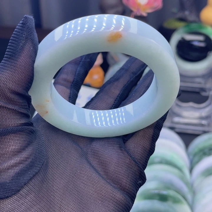 定制翡翠未镶嵌手镯