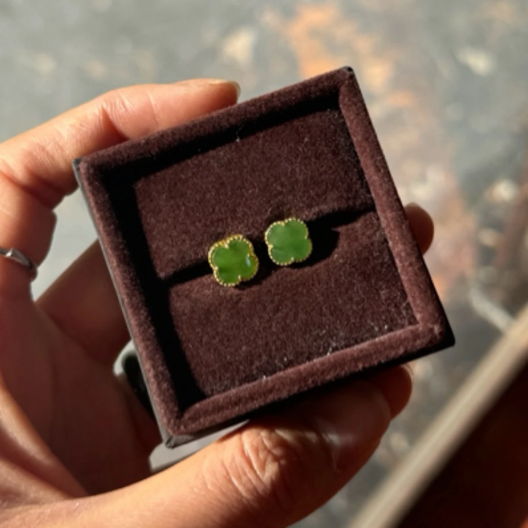 碧玉四叶草耳钉S925银镶嵌 精致 美观时尚