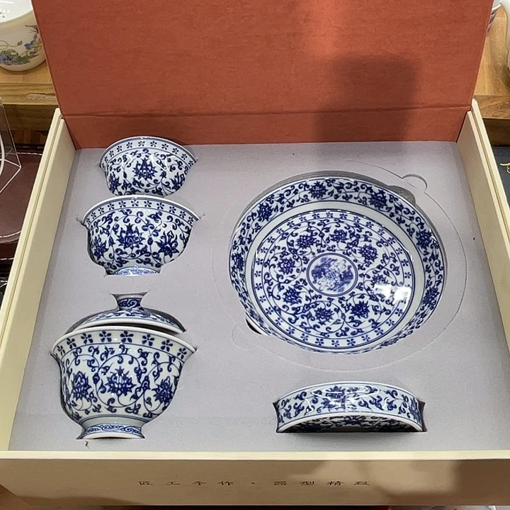 芨***草青花缠枝莲8件套含4个小压手