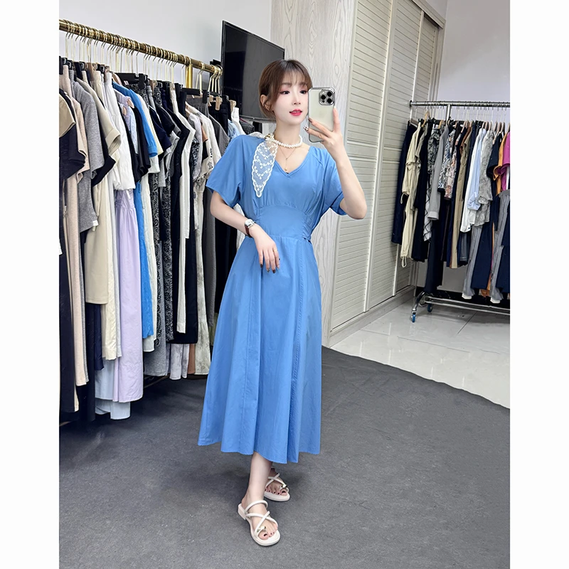 纯色连衣裙女夏季新品2025设计感气质百搭收腰显瘦露背中长款裙子