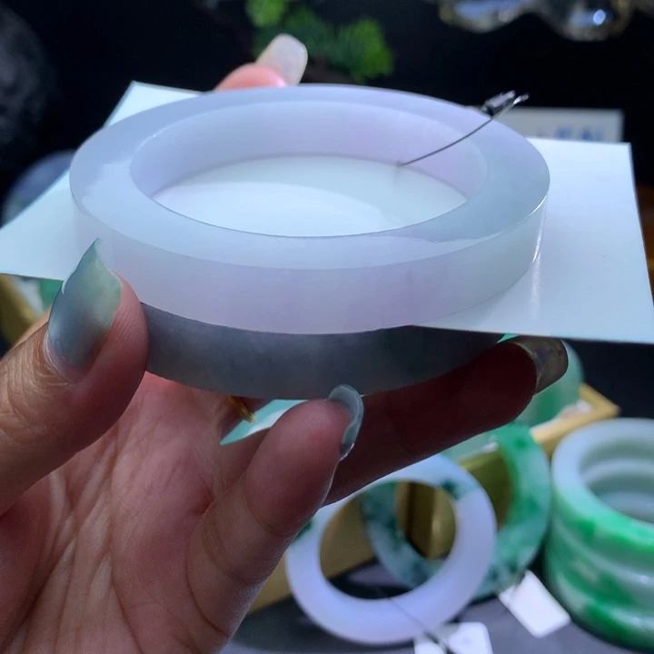 未镶嵌翡翠手镯定制翡翠