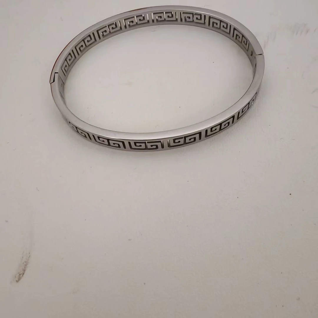 小众设计简单设计款手镯ht8258
