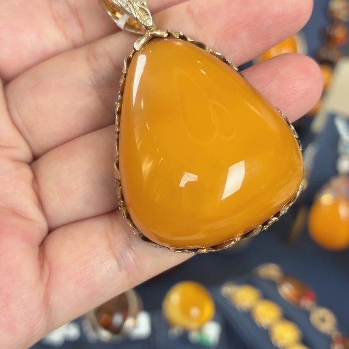 琥珀银S925镀金镶嵌颈饰