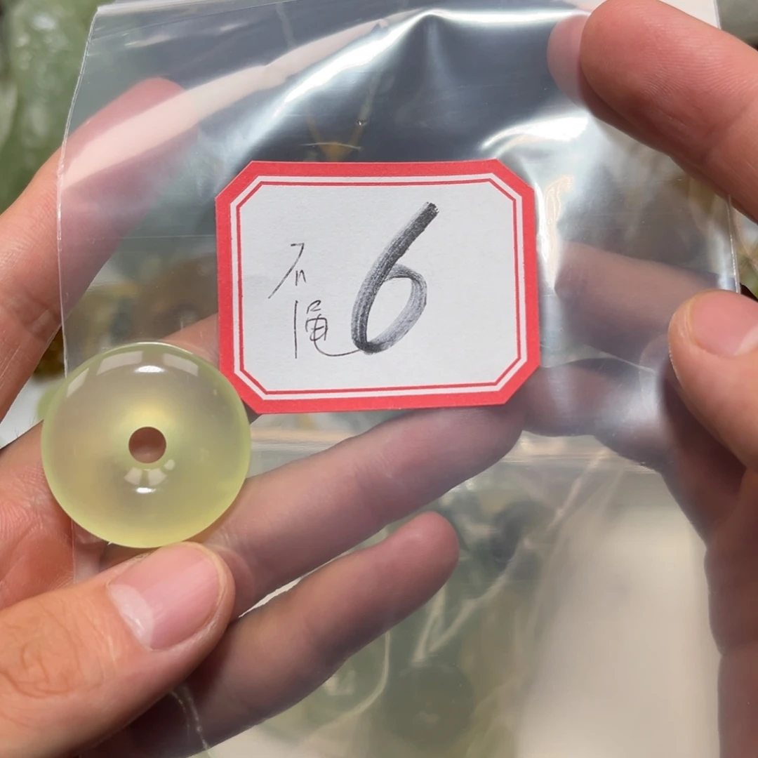 小***.合金蛇纹石玉颈饰