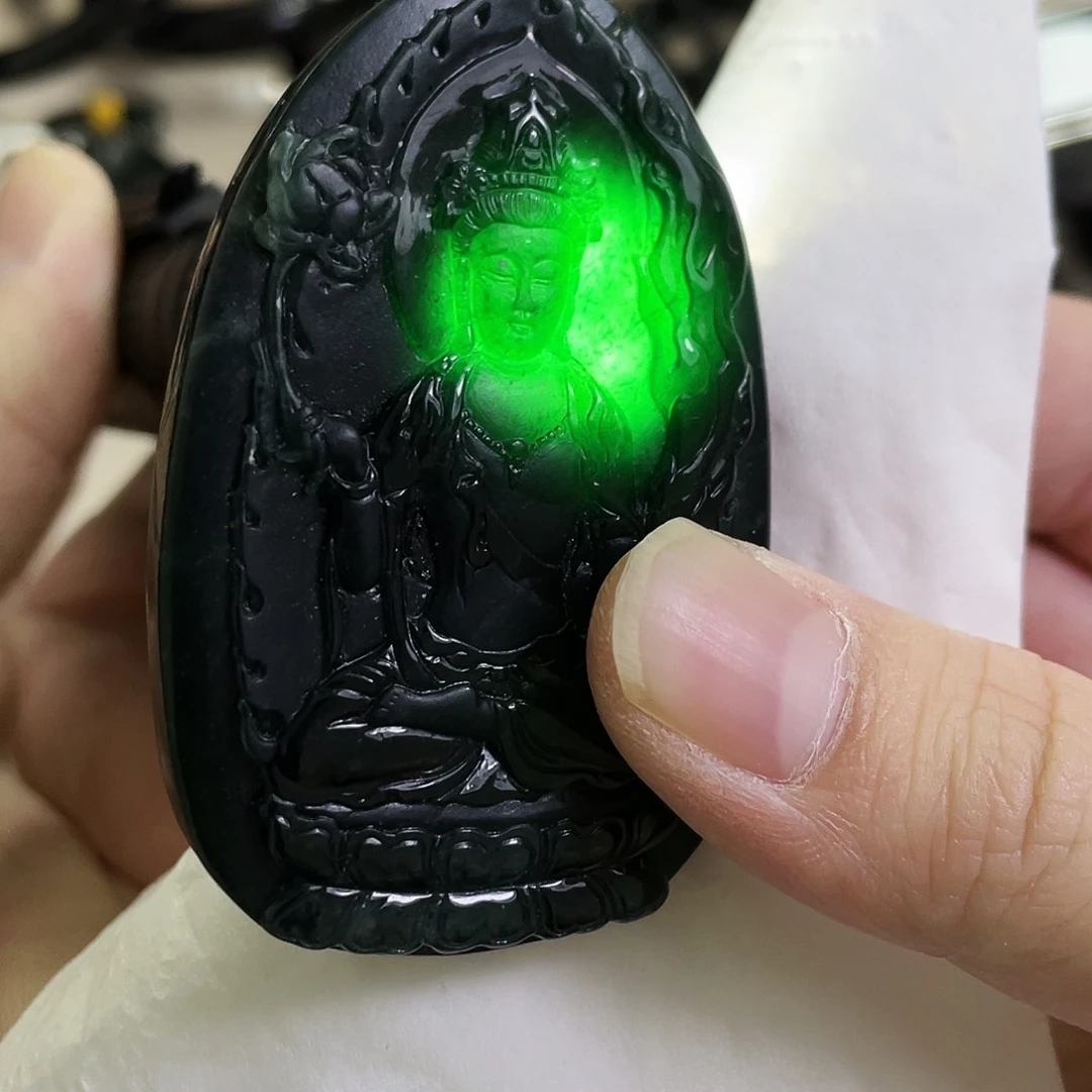 翡翠未镶嵌颈饰翡翠