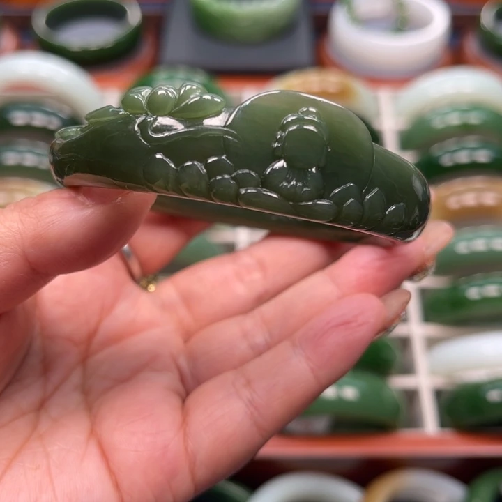 和田玉手镯未镶嵌