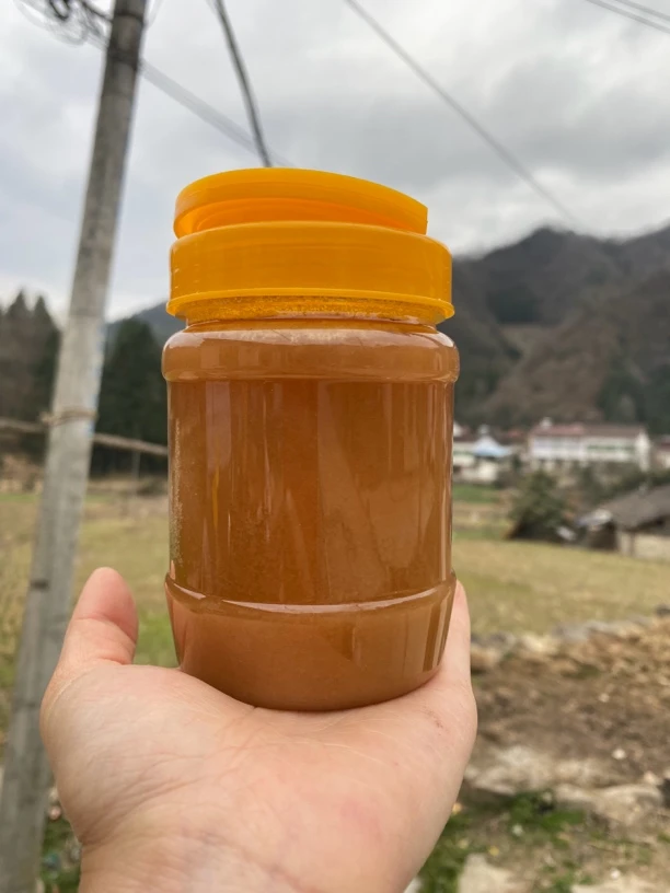 秦岭山区土蜂蜜一年取一次百花蜜