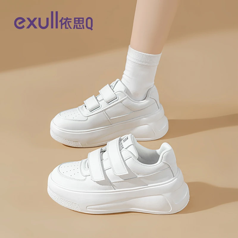 依思q小白鞋女款2025新款爆款秋季魔术贴厚底鞋子百搭松糕板鞋女