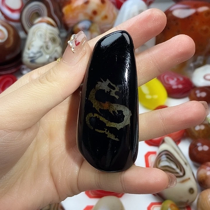 玛瑙/玉髓未镶嵌珠宝奇石