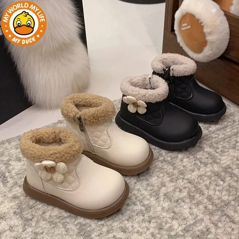 小黄鸭冬季女童短靴加绒大棉保暖宝宝棉鞋软底防滑婴儿学步雪地靴