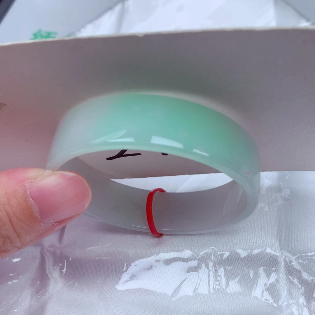 翡翠未镶嵌手镯翡翠