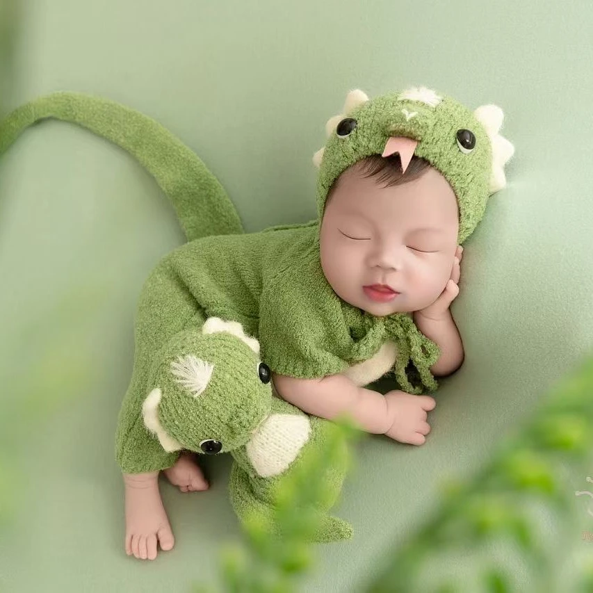 蛇年宝宝摄影主题服装道具影楼拍照写真帽子哈衣新生儿满月百天