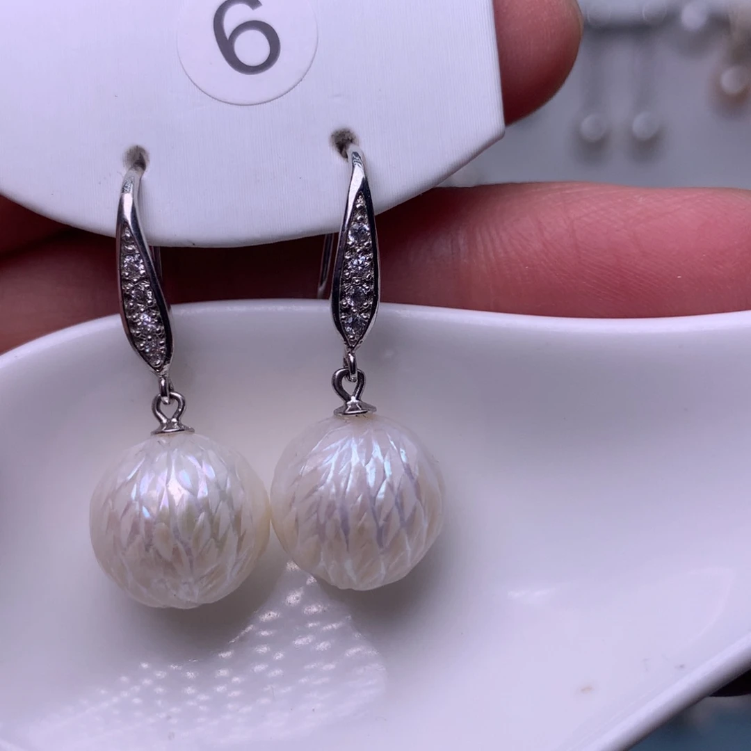 银S925镶嵌耳饰淡水珍珠