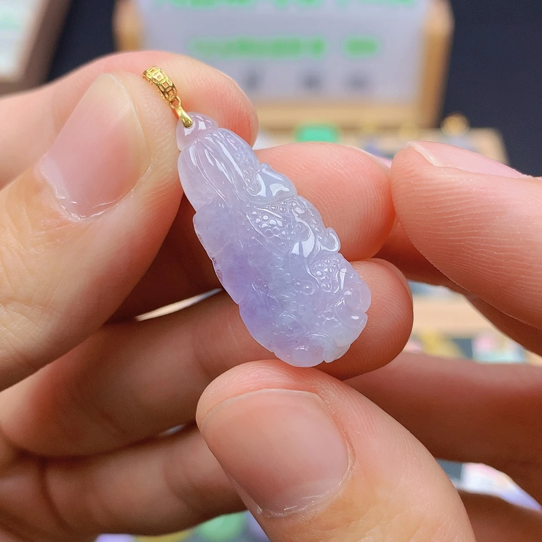 翡翠18K金镶嵌颈饰翡翠