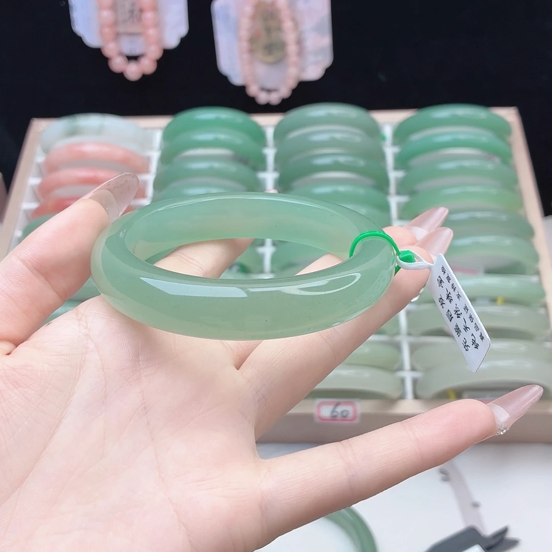 石英质玉未镶嵌手镯60