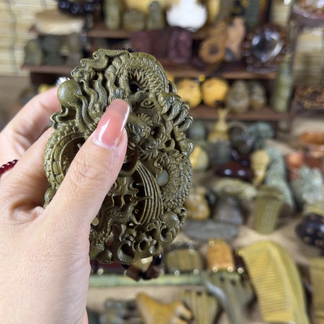 维腊木（绿檀）龙牌