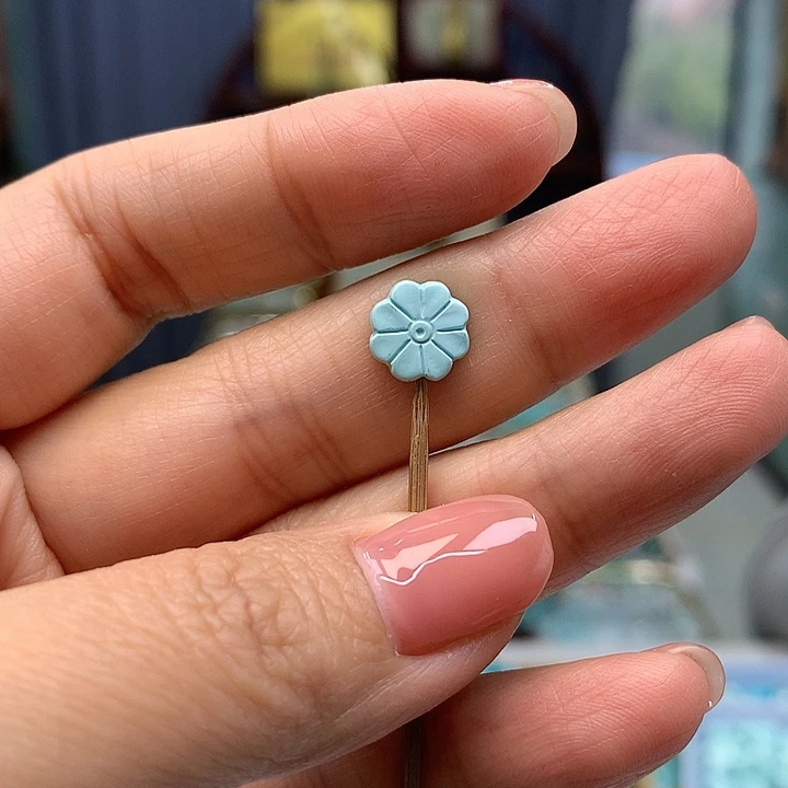 会***英绿松石未镶嵌配饰