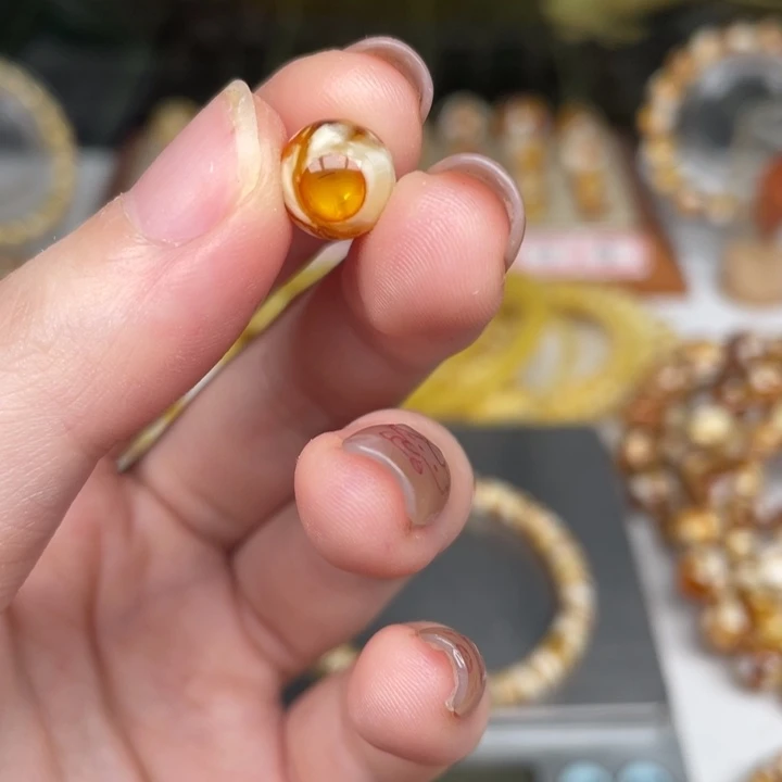 畅***生琥珀未镶嵌裸石93号