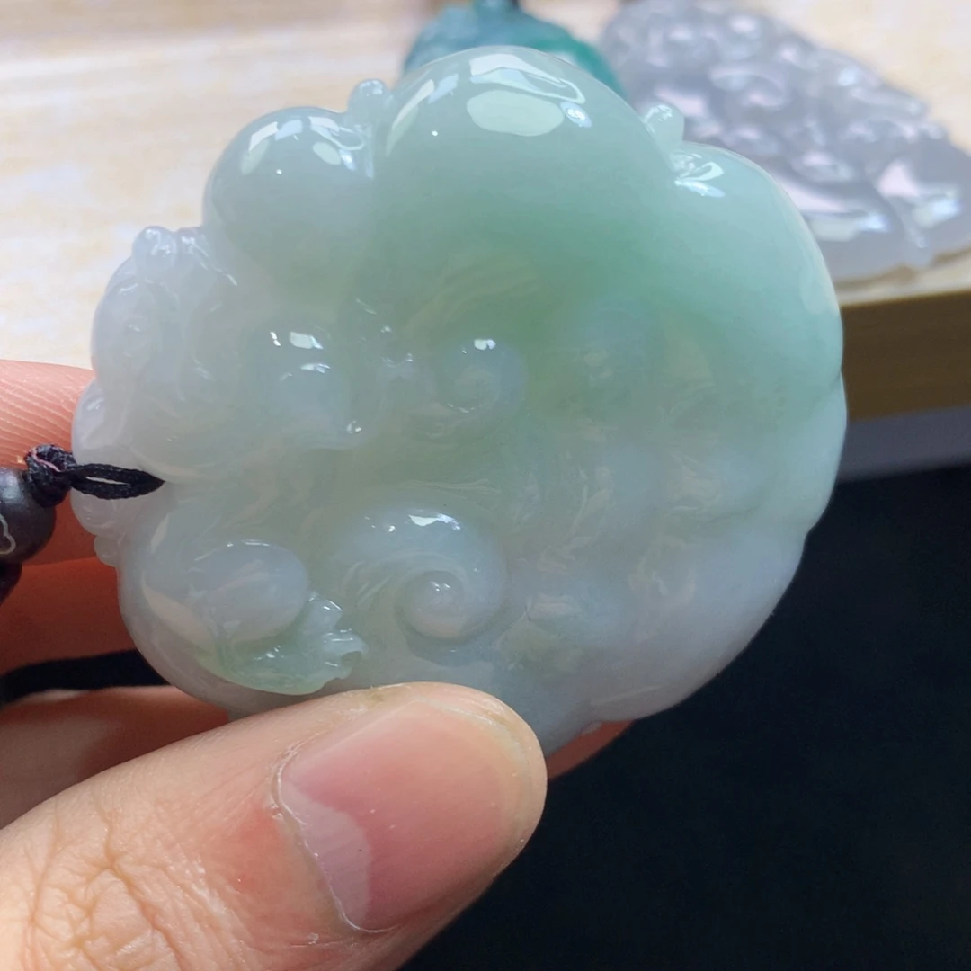 颈饰未镶嵌翡翠吊坠