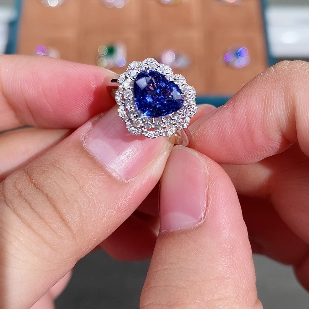 戒指18K金镶嵌蓝宝石2.54ct