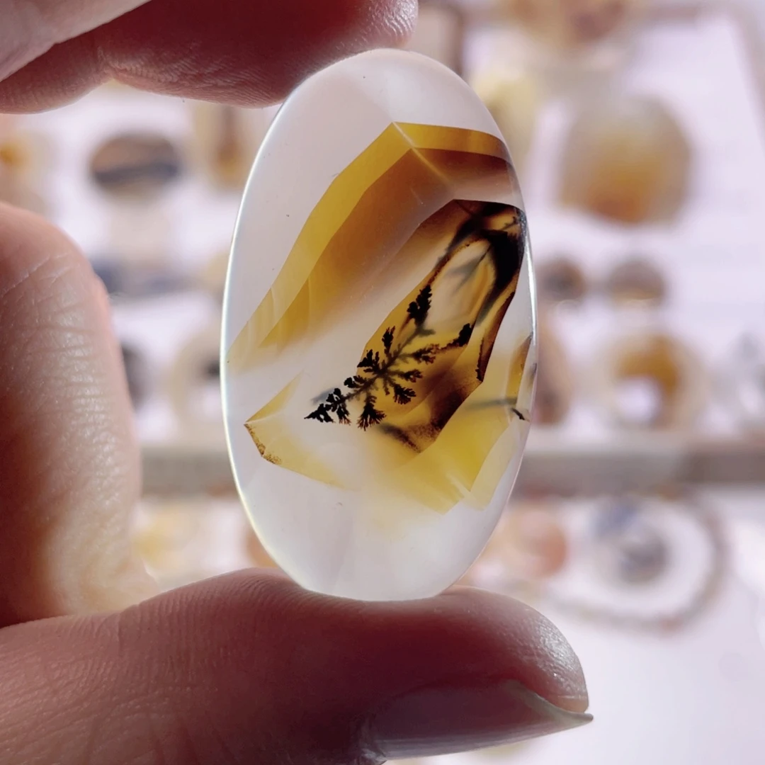 玛瑙/玉髓未镶嵌珠宝奇石