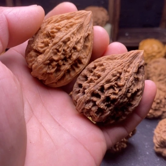 文玩核桃全品大沽石40