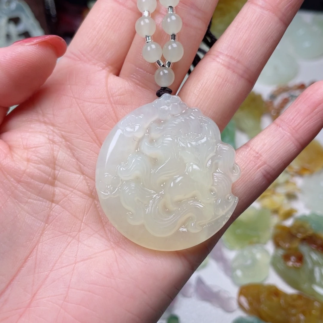 蛇纹石玉颈饰未镶嵌