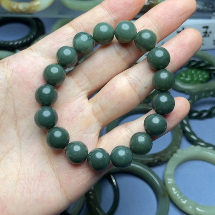 手串未镶嵌和田玉（青玉）有平珠子