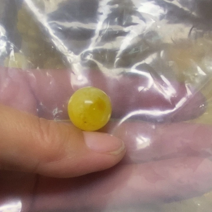 琥珀未镶嵌裸石微瑕15.9