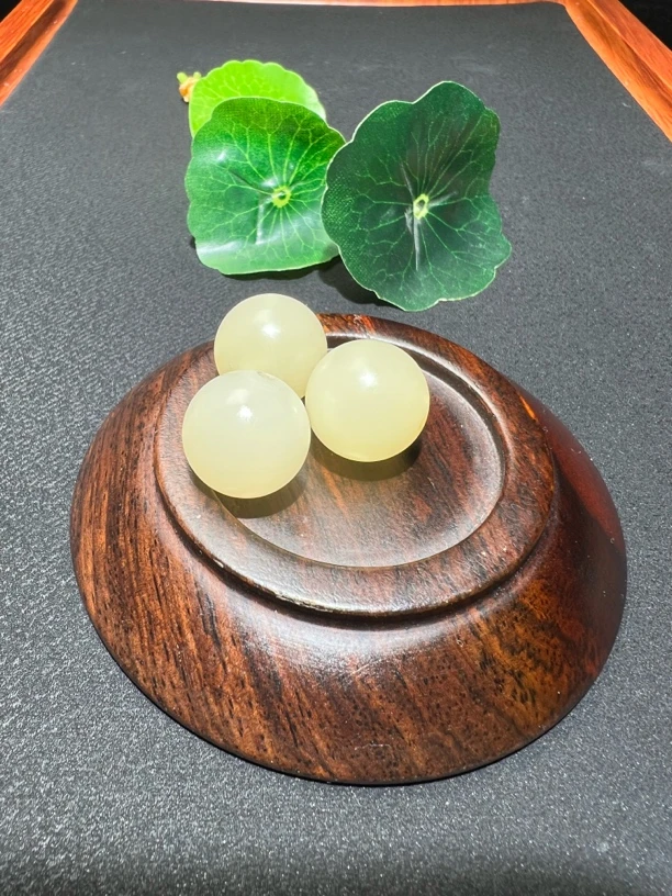 石英质玉，缅黄卡16m料细浅黄色没有裂棉没有黑点多发性拍一发一