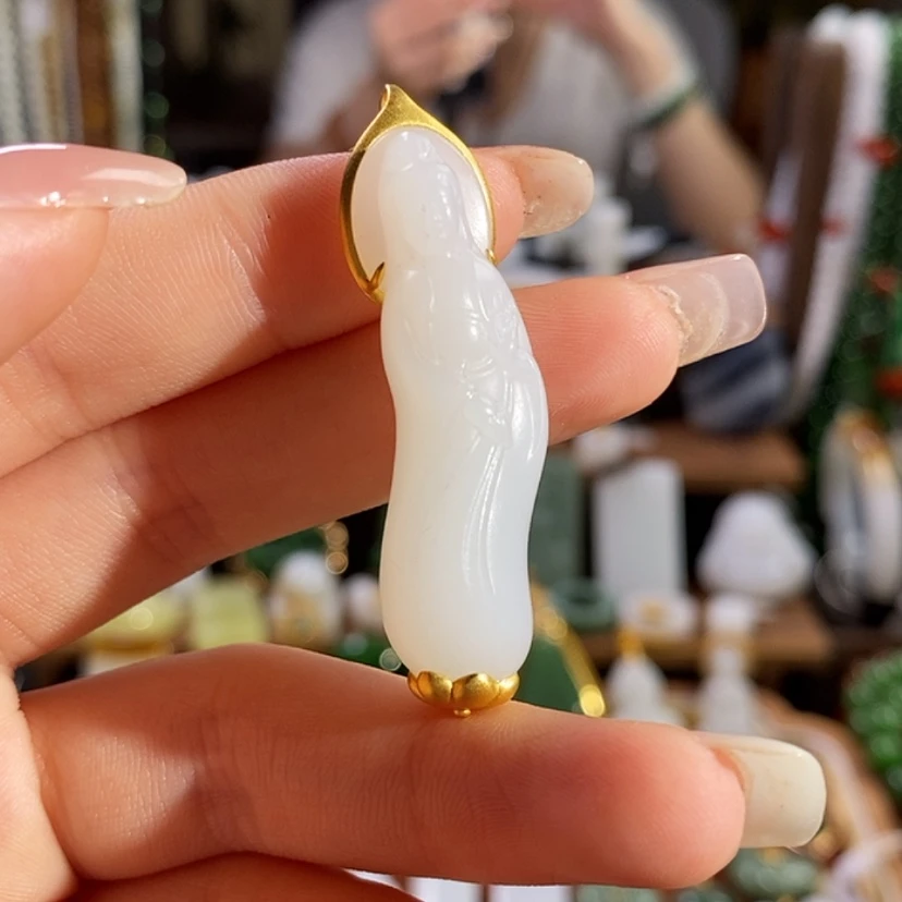 【闪购商品】吊坠(赠链)18K金镶嵌和田玉