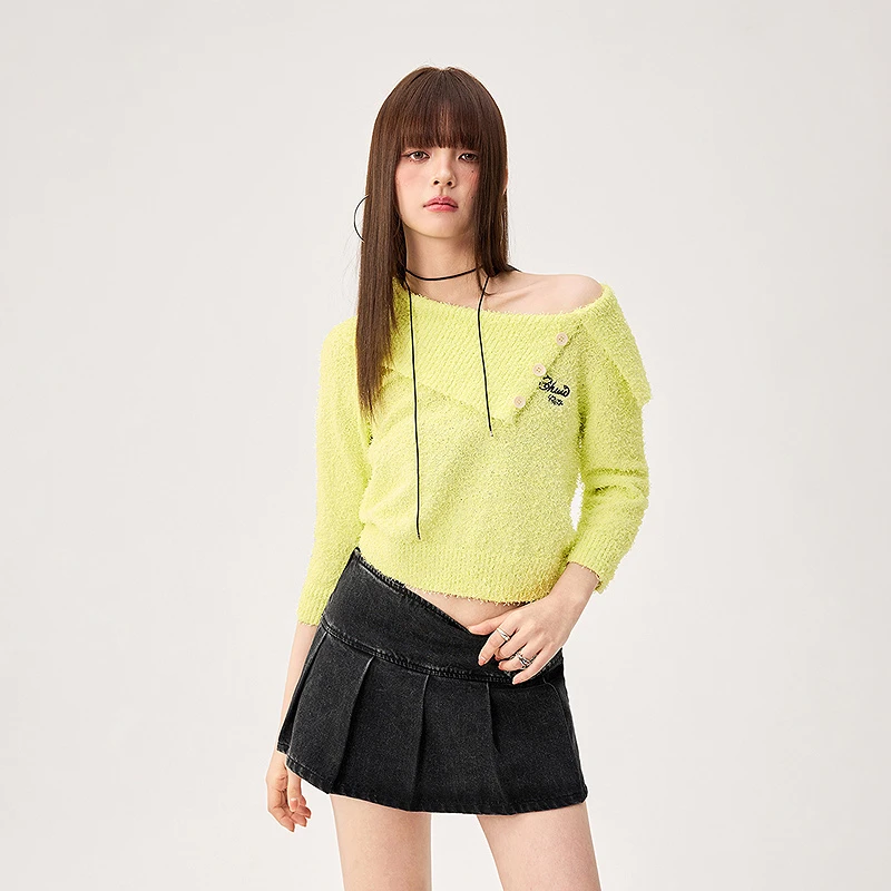 CHUU秋季女装字母刺绣设计韩系穿搭亮色欧若风露肩性感针织衫