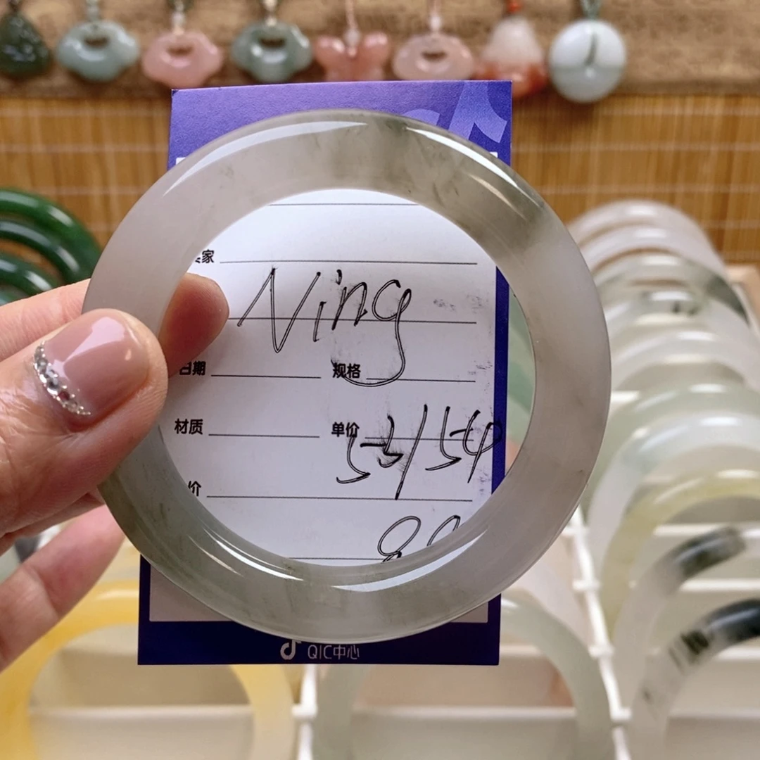 石英质玉未镶嵌手镯