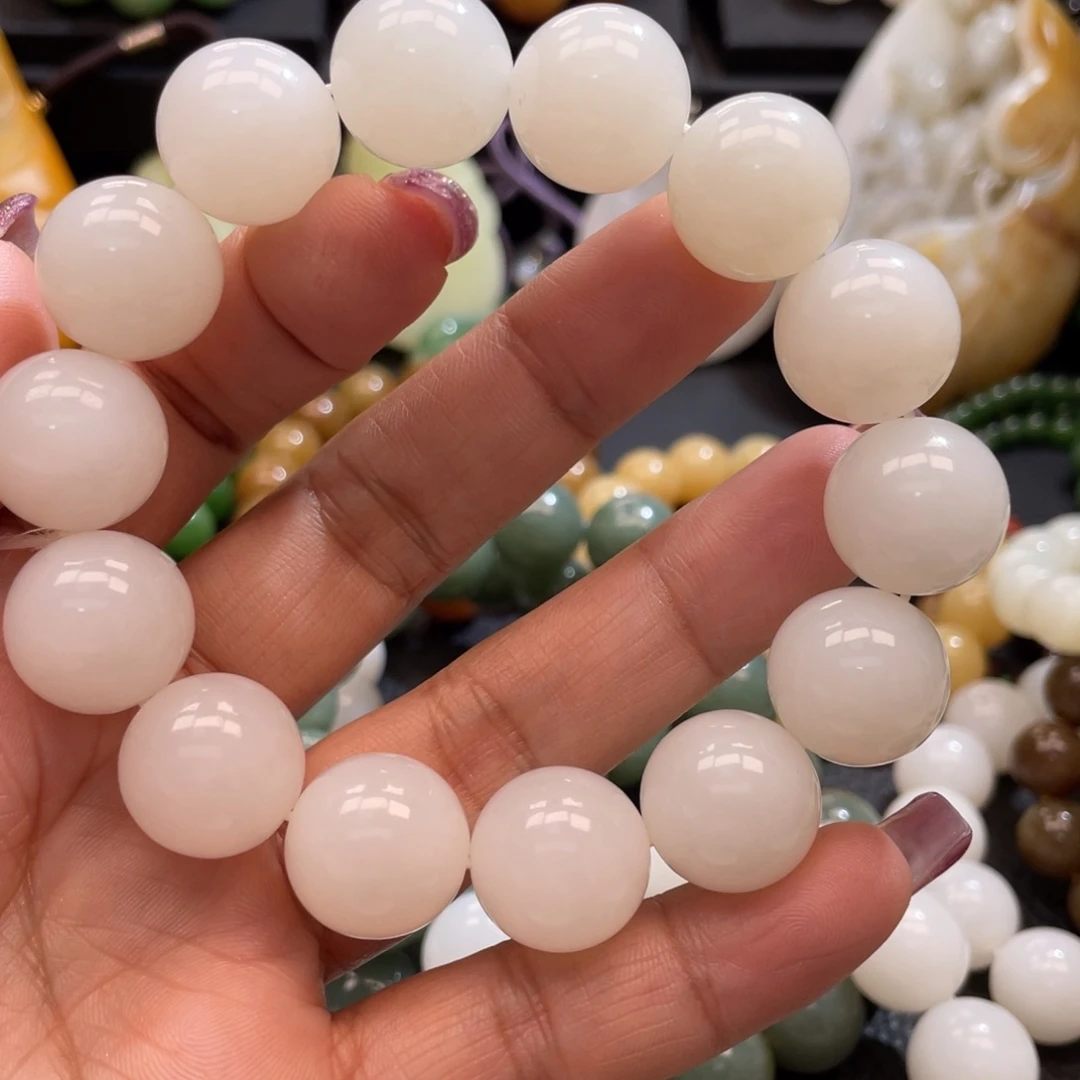 和田玉手串未镶嵌一**光