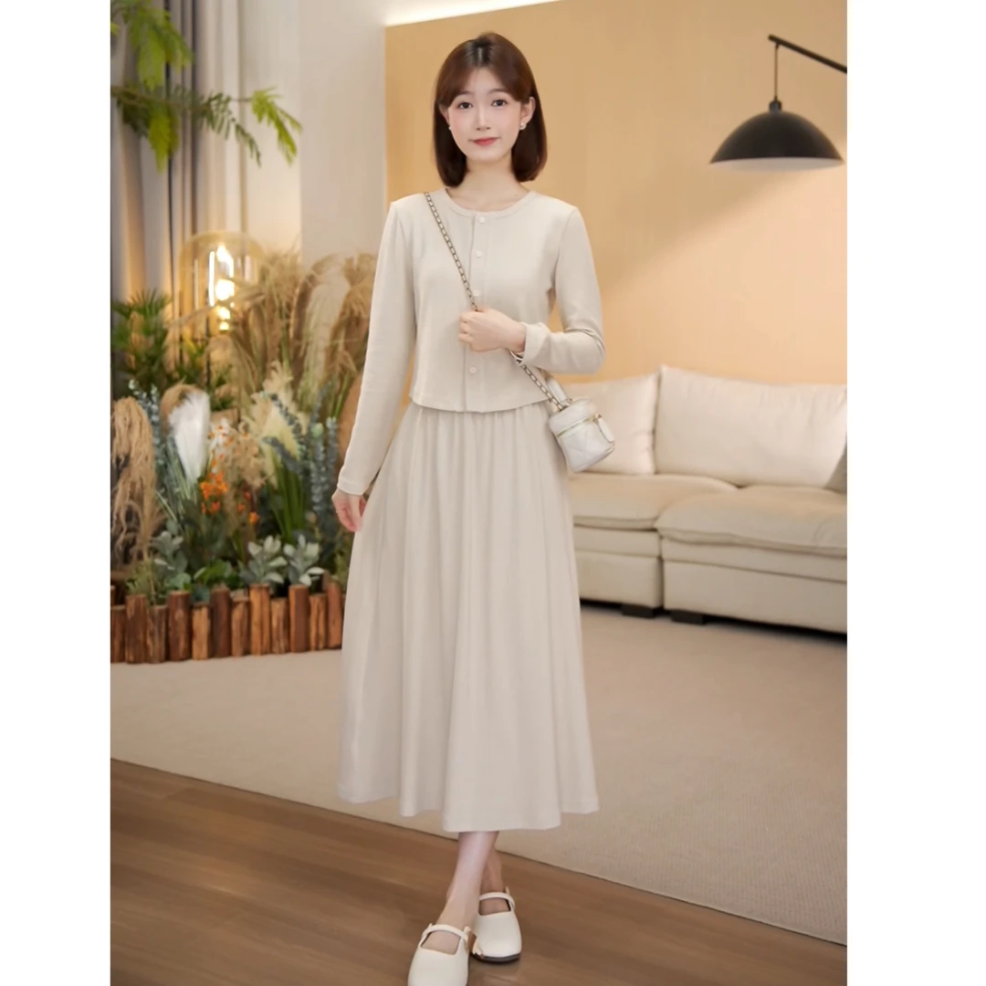 （周周小个子）秋季显瘦气质长袖时尚小众上衣+半身裙套装-2536