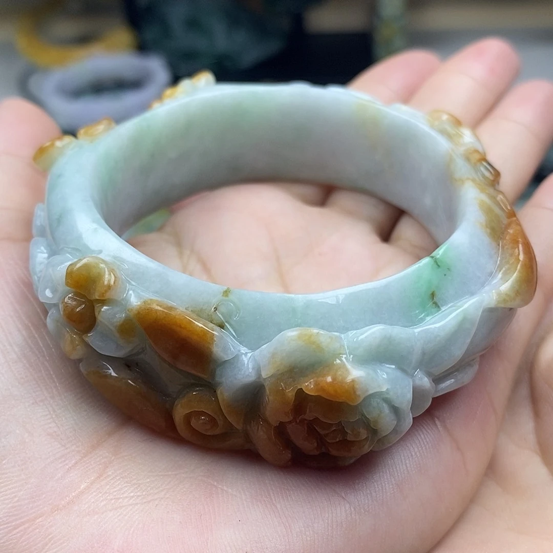 翡翠未镶嵌颈饰仪*感手镯