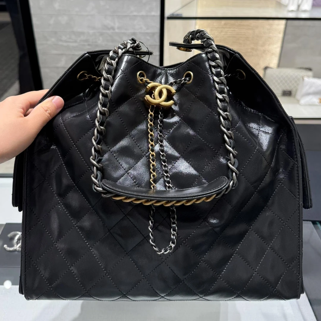 未使用 Chanel/香奈儿 25bag油蜡皮中号25b吊床包