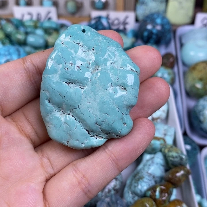 未镶嵌绿松石颈饰