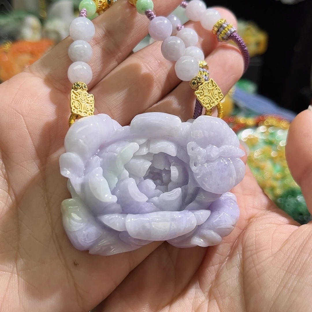 翡翠未镶嵌颈饰待编织