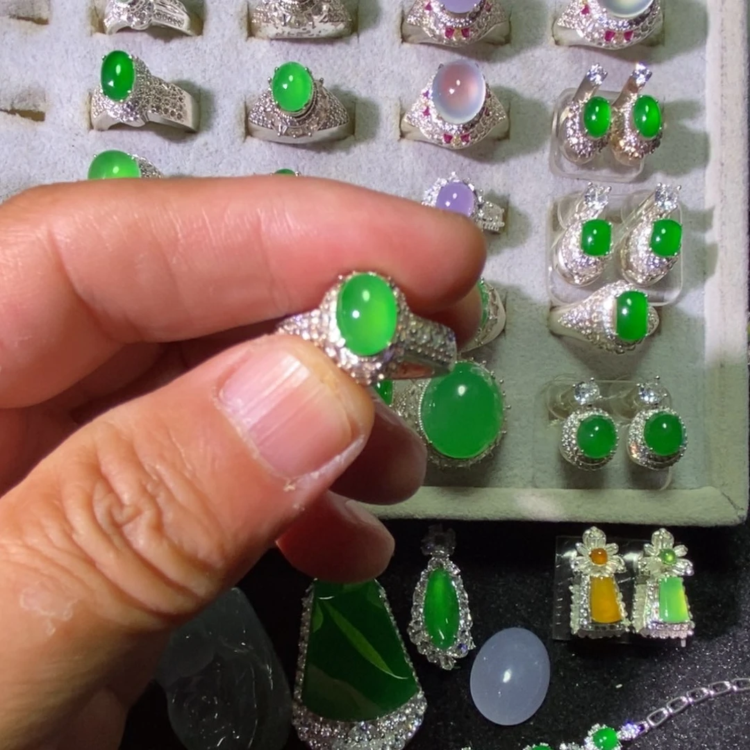 翡翠未镶嵌戒指戒指