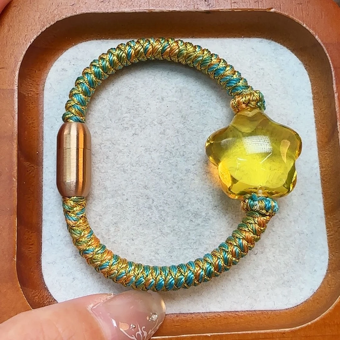 未镶嵌琥珀珠宝奇石