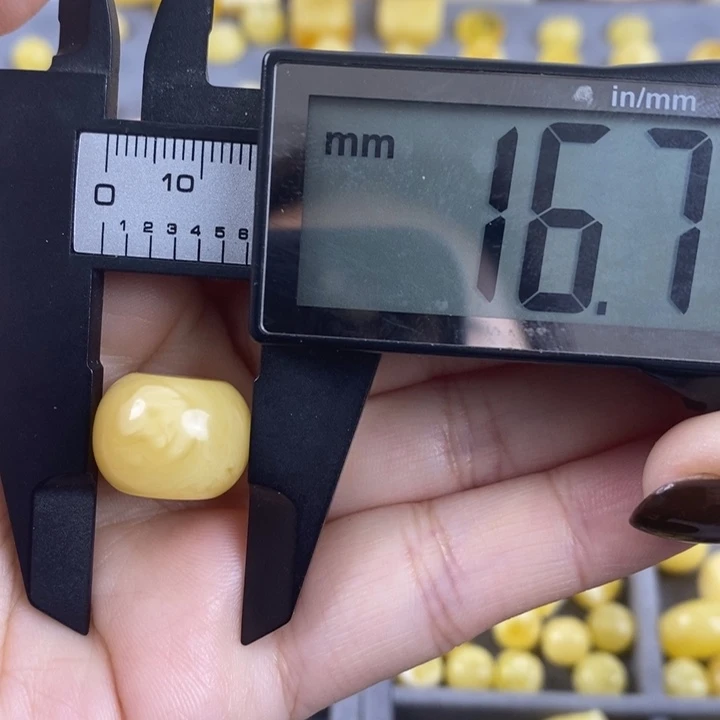 琥珀裸石未镶嵌琥珀蜜蜡2