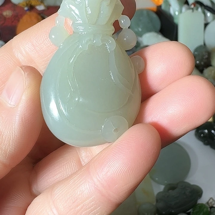 和田玉（糖玉）颈饰未镶嵌