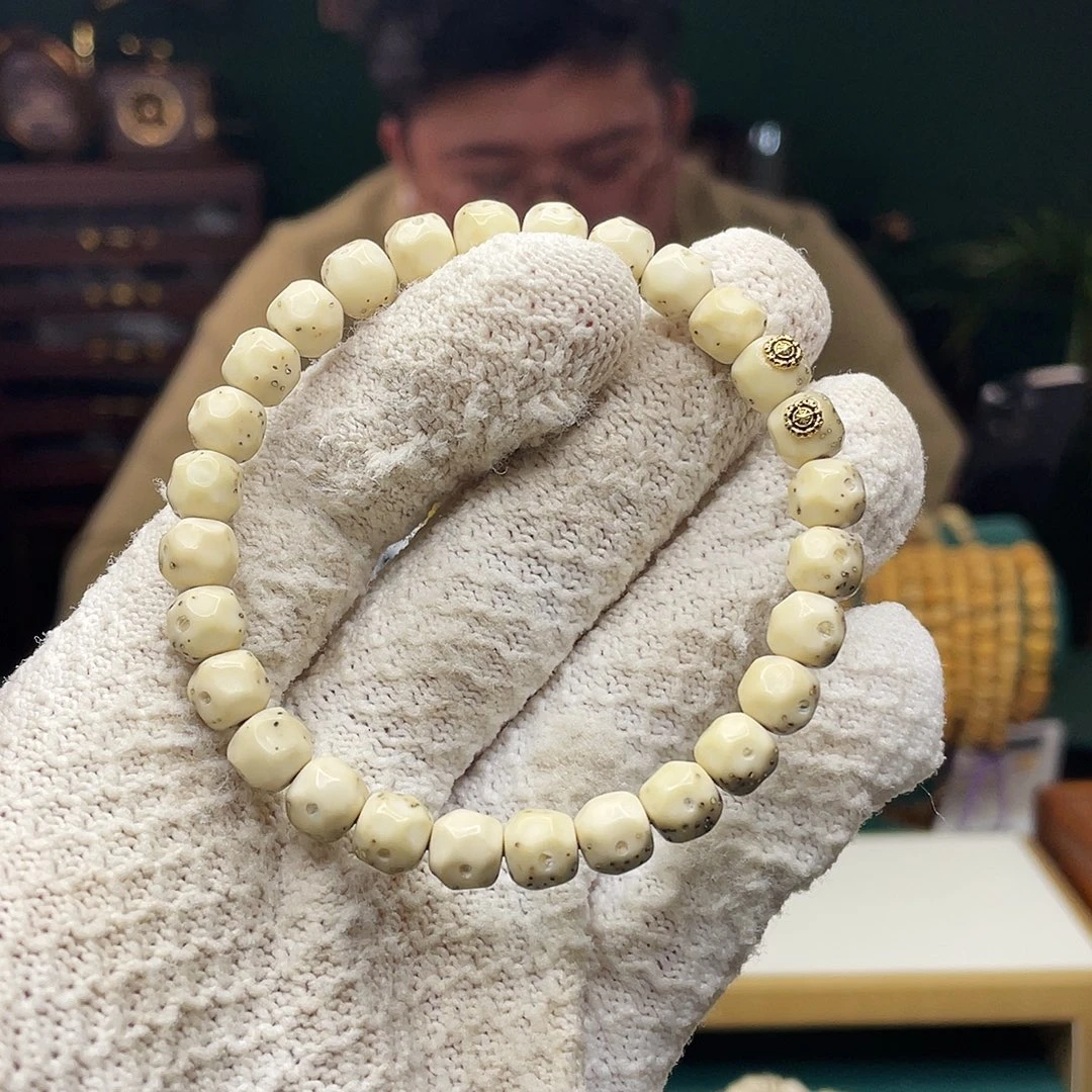 星月菩提吊坠大通体绿背