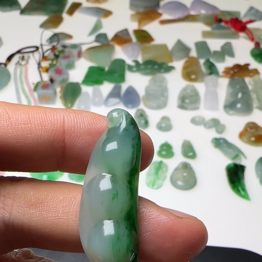 翡翠未镶嵌挂件天然翡翠