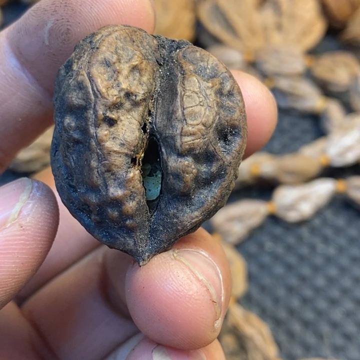 文玩核桃吊坠娜姐143